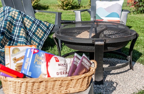 Perth South House | Friends & Family Getaway: 2 Kings + 1 Queen, Wifi, BBQ, Firetable, Games, 2TVs!
