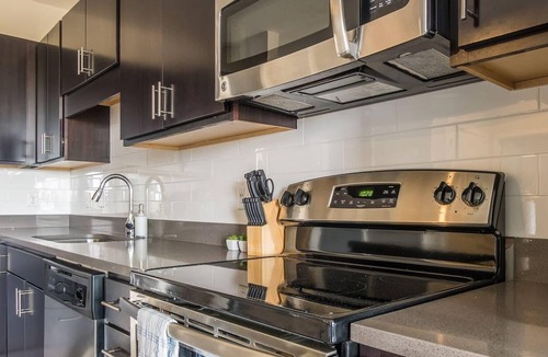 Nicollet Island Apartment | Frontdesk | 1 BR Apt near the Mississippi River