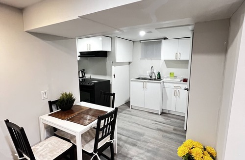 Newmarket House | Full FurnishednFreshly renovated cozy basementn5 minutes to Upper Canada Mall