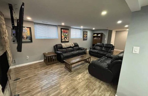 Woodslee House | Full House - 5 Bed, 2 Bath