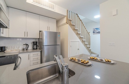 Erin Mills House | Fully Furnished Two Bedroom Home in the Quite Neighborhood
