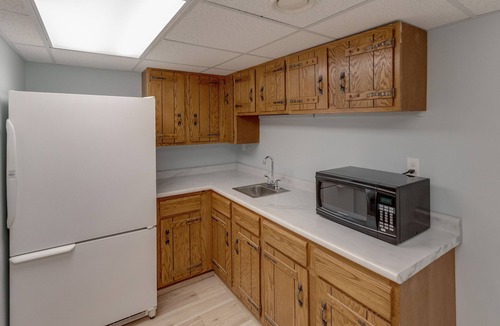 Garrison House | Game Room! Sleeps 13- Newly Remodeled- Sports Channels & More- Great Fishing!