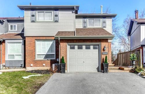 Erin Mills House | Garden-view Studio with king bed, Free parking, 3kms to UTM