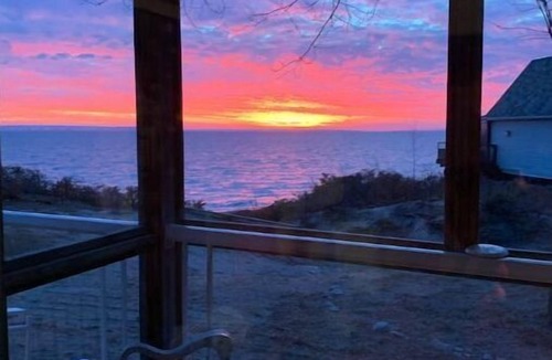 Tiny Cottage | Georgian Bay Beach Club 9 Beachfront Paradise & Heated Saltwater Pool