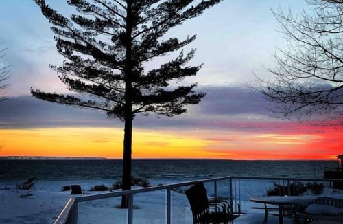Tiny Cottage | Georgian Bay Beach Club 9 Beachfront Paradise & Heated Saltwater Pool