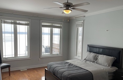 Victoria Harbour House | Georgian Bay Lakefront Home Getaway