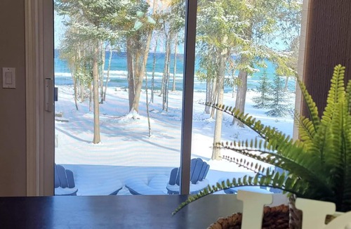Meaford House | Georgian Blue Lakehouse