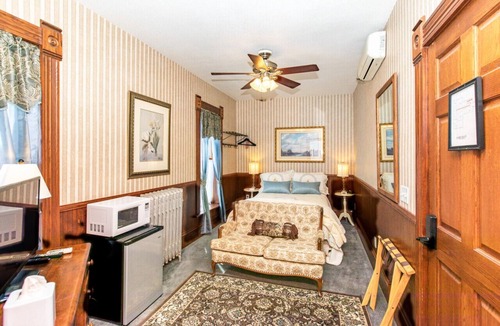 Rush City Hotel | GH 7 · #7 Grant House- The Wilder Suite