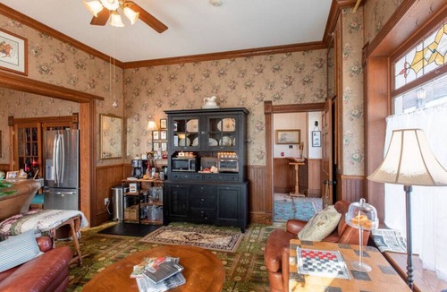 Rush City Hotel | GH8 · #8 Grant House- The Rush Room