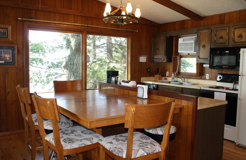 Glenwood House | Giant Oak Cabin - A perfect lakeside retreat