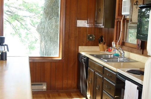Glenwood House | Giant Oak Cabin - A perfect lakeside retreat