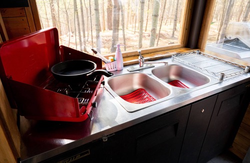 Frontenac Cabin | Glamorous Camping on a Hilltop