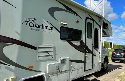 Shakopee House | Glamping on private acreage, apple trees, convenient location