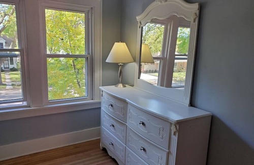 Glencoe House | Glencoe-4 Bedroom-freshly remodeled-grill-pets