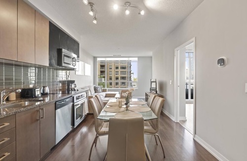 Mount Pleasant West Condo | GLOBALSTAY. 2 Bedroom Deluxe Apartment w Balcony