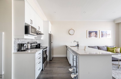 Smiths Falls Apartment | GLOBALSTAY . Iconic Rideau 1Bd Unit. Balcony. Free Parking
