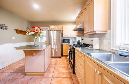 Little Italy Villa | GLOBALSTAY. Cozy 5 Bedroom house in Toronto Downtown