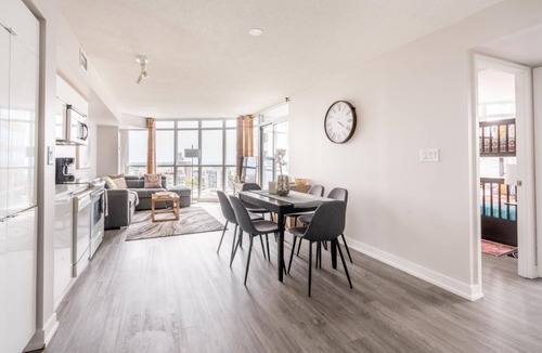 CityPlace Condo | GLOBALSTAY. Elegant Downtown Condo with Balcony