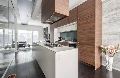 Little Italy House | GLOBALSTAY. Exclusive 3BR Townhouse. HOT TUB. Downtown Toronto