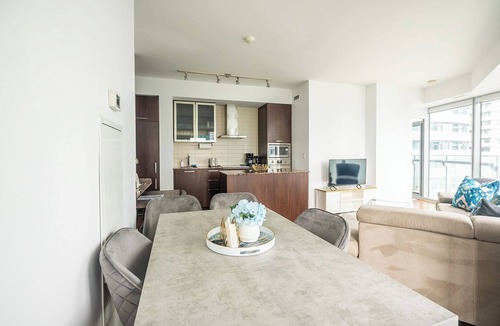 Toronto Entertainment District Condo | GLOBALSTAY. Gorgeous 2 BR 2 BA in the Heart of Downtown