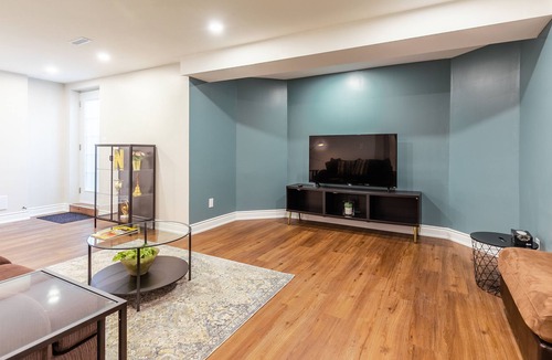 Central Erin Mills Apartment | GLOBALSTAY . Mississauga Sweet Basement For Family