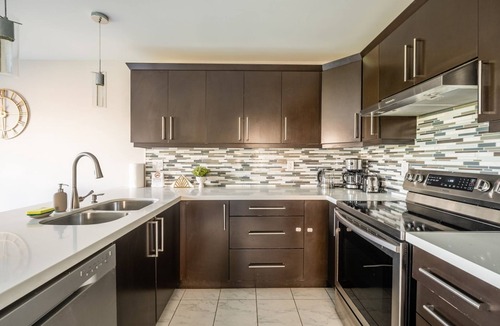 Brampton Villa | GLOBALSTAY. Modern 3 Bedroom House in Brampton. BBQ, parking.