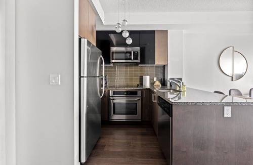 Mount Pleasant West Condo | GLOBALSTAY Modern 1BD+Den Condo w/Balcony Lillian St