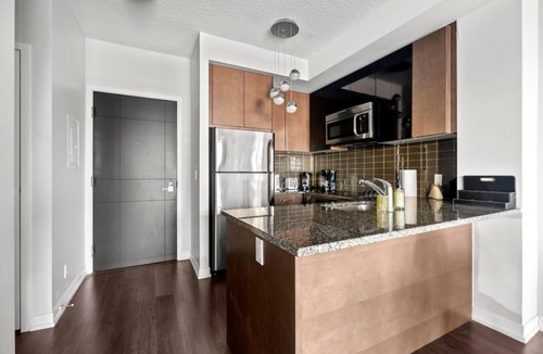 Mount Pleasant West Condo | GLOBALSTAY Modern 1BD+Den Condo w/Balcony Lillian St