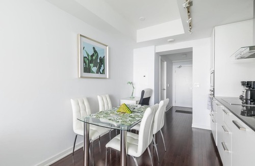 Toronto Entertainment District Condo | GLOBALSTAY. Unbeatable 53 Floor CN Tower view