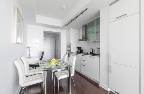 Toronto Entertainment District Condo | GLOBALSTAY. Unbeatable 53 Floor CN Tower view