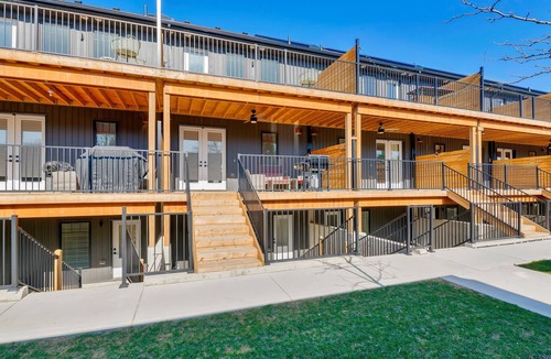Walkerville Apartment | GLOBALSTAY. Unique New Townhomes for 16 Guests. HOT TUB, BBQ