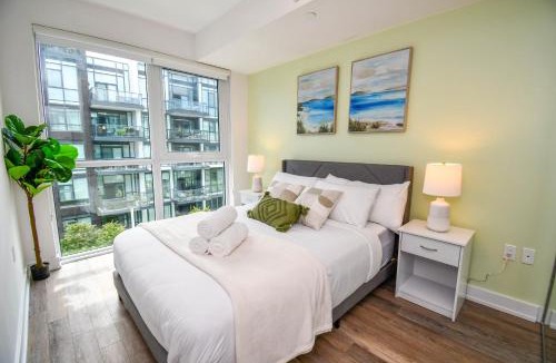 Innisfil Apartment | Golf Paradise Pool Fire Pit King Bed
