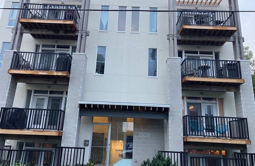 Ottawa Division Apartment | Good location in Ottawa. Parking available. We speak your language. Transfer