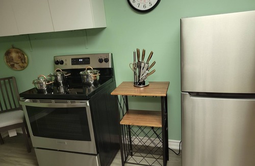 Selwyn Cottage | Gorgeous 2-bdr apartment close to lake with kids playground