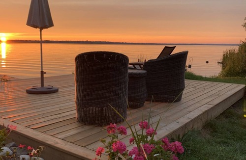 Gannon Village Cottage | Gorgeous 4 Bdm Cottage On Over 2 Acres Of Waterfront with Amazing Sunsets