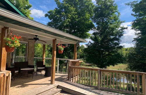 Bobcaygeon Cottage | Gorgeous 4 season cottage on 15 Acres!