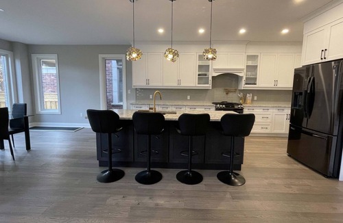 Durham Region House | Gorgeous 4BD | Central Oshawa