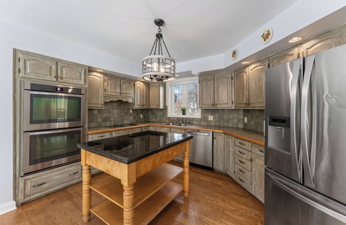 Central Frontenac House | Gorgeous 4BR Cottage~ Sharbot Lake~ Pool~ Hot Tub