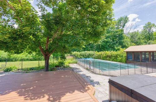 Central Frontenac House | Gorgeous 4BR Cottage~ Sharbot Lake~ Pool~ Hot Tub