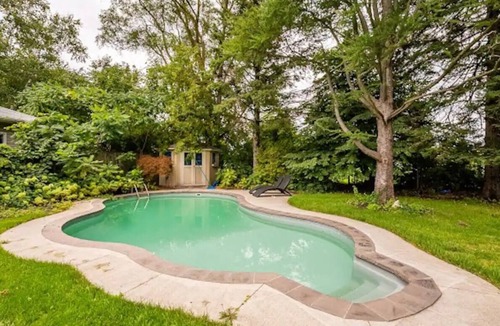 Mineola House | Gorgeous 4BR Villa with pool in a prestigious Neighborhood in Port Credit Miss