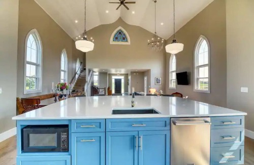 Richwood House | Gorgeous and Convenient Chapel House!