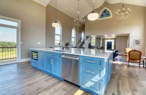 Richwood House | Gorgeous and Convenient Chapel House!