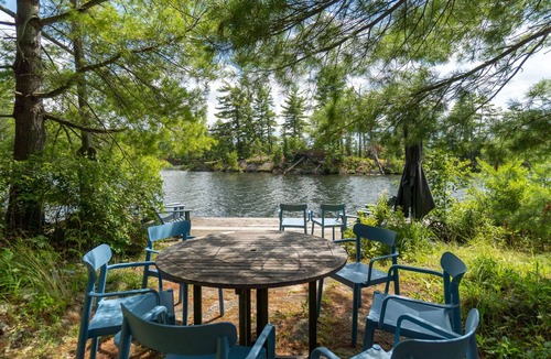 North Kawartha Cottage | Gorgeous Rustic 5-bedroom cottage in North Kawartha with WiFi