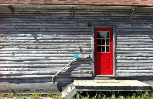 Manitoulin District Cabin | Gorgeous Waterfront Log Cabin off-grid paradise pet friendly