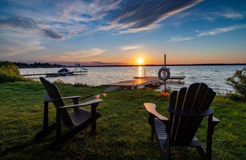Scugog Cottage | Gorgeous Waterfront Cottage 1 Hour from Toronto