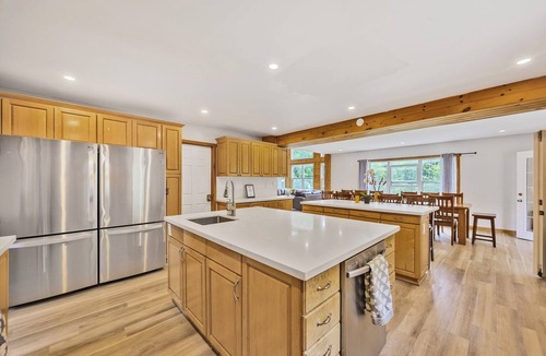 Washago Villa | Grand 10BR 9BA Waterfront Retreat Near Muskoka | Sleeps 30 | Perfect for Events