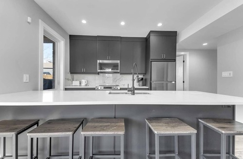 Grand Bend House | Grand Bend Modern Living 5 Bedrooms and Walk to the Beach