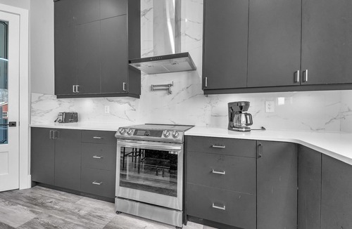 Grand Bend Cottage | Grand Bend Modern Living Cottage: Luxury Central Beach House!
