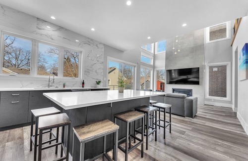 Grand Bend Cottage | Grand Bend Modern Living Cottage: Luxury Central Beach House!