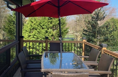 Lambton Shores Cottage | Grand Bend Riverfront 4 Season 4 BR cottage close to beaches & conservation area